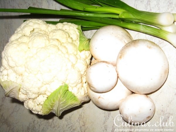 Киш с шампиньонами, цветной капустой и зеленым луком