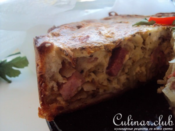 Эльзасский пирог с луком и ветчиной