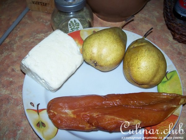 Фокачча c грушей,копченостями и брынзой