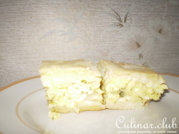 Закусочный пирог с луком и сыром