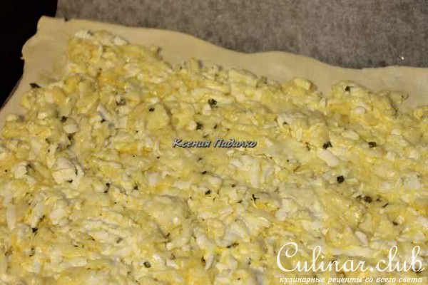 Слоеный пирог с сыром