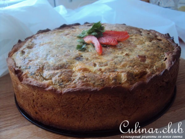 Эльзасский пирог с луком и ветчиной