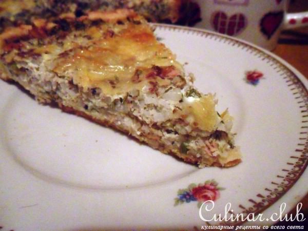 Открытый пирог с рисом и тунцом