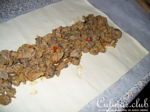 Пирог " Помятый " (с куринными потрошками и рисом )