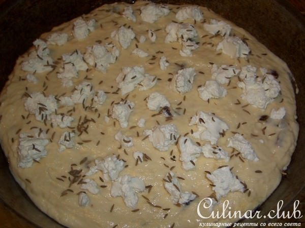 Сырная лепешка с финиками