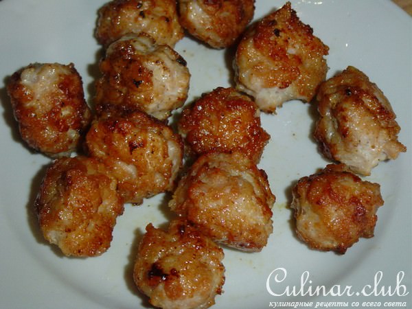 Киш с помидорами черри и мясными шариками