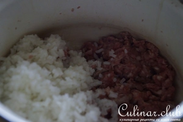 Пирог с тефтелями из риса и мяса