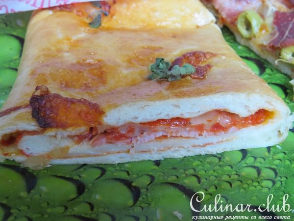 Закрытая пицца-вулкан «Stromboli»