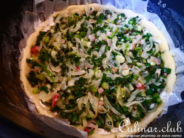 Луковый пирог с сыром.