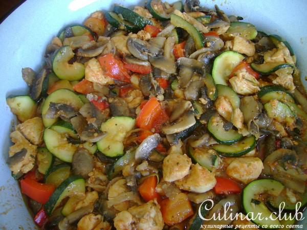 КАЛЬЦОНЕ С КУРИЦЕЙ И ОВОЩАМИ