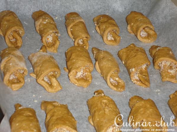 Творожно - кофейные рогалики с миндалем