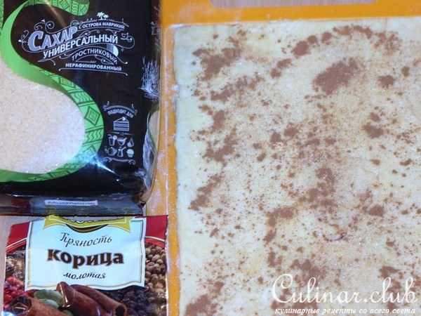 Творожное печенье-рулетики с какао и корицей