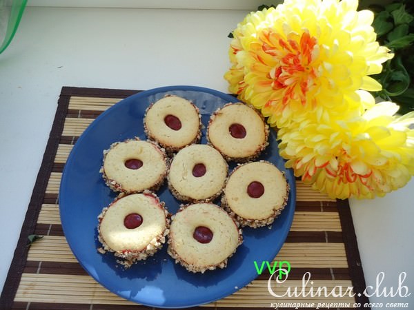 Печенье alfajores с клубничным пюре