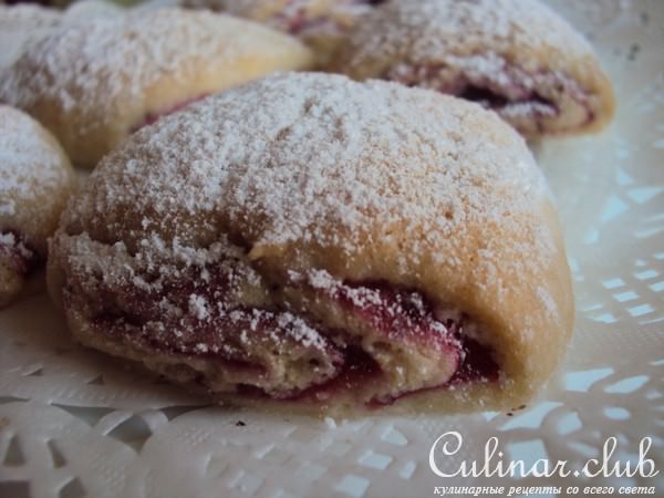 Песочные рулетики с клюквенной начинкой