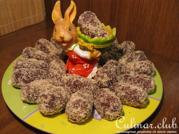 Сладкая колбаска ( картошка ) из бисквита на кефире