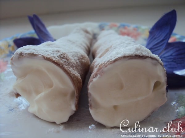 Трубочки с начинкой (Canutillos rellenos)