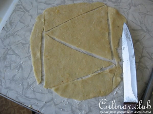 Рыбные рогалики(с необычным тестом).