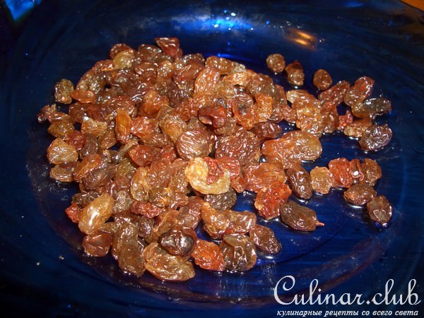 Творожные пышки с изюмом и вареной сгушенкой