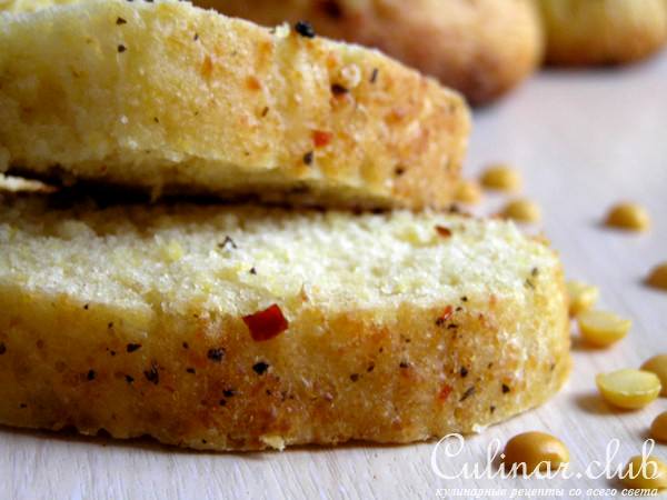 Гороховые булочки с оливковым маслом и травами
