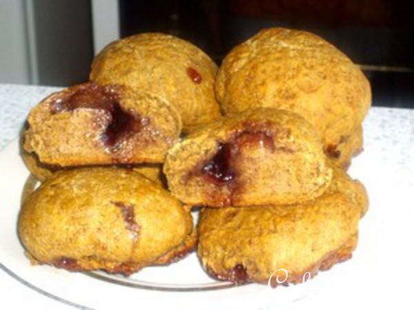 Орехово-ржаные булочки с джемом (постное)