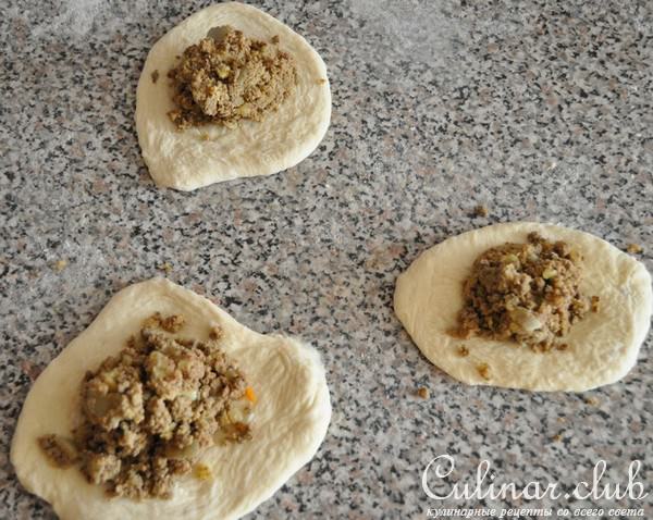 Пирожки с печенью и с картошкой.