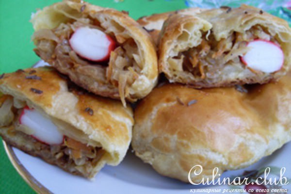 Пирожки с крабовыми палочками