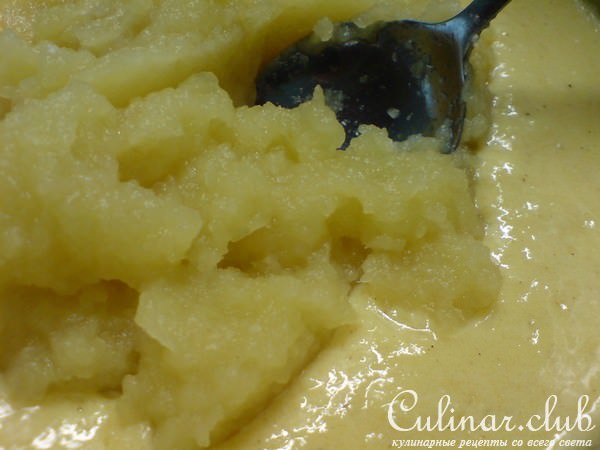Булочки сдобные с яблочным кремом и орехами