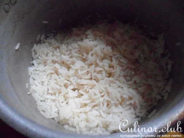 Пирожки с рисом, яйцом и зелёным луком