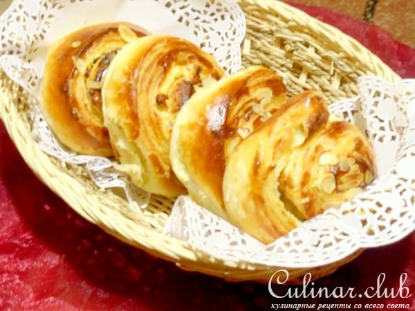 Булочки с творогм и изюмом