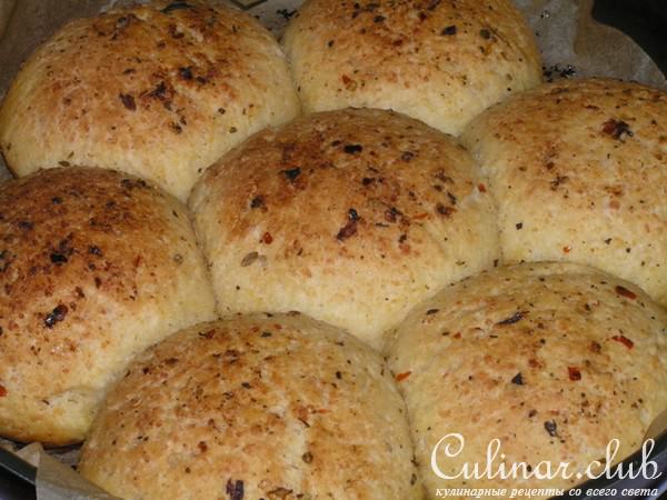 Гороховые булочки с оливковым маслом и травами