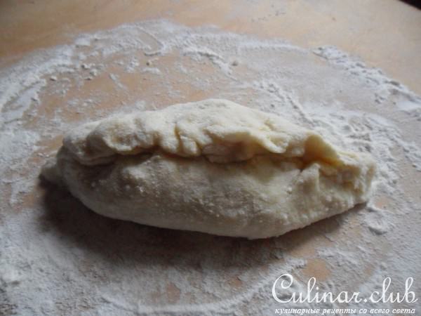 Пирожки с рисом, яйцом и зелёным луком