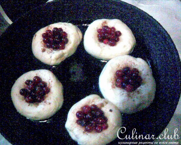 "Ватрушки" с клюквой и корицей (постные)
