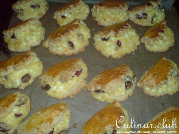 Сочни овсяные с сушенной клюквой и творогом