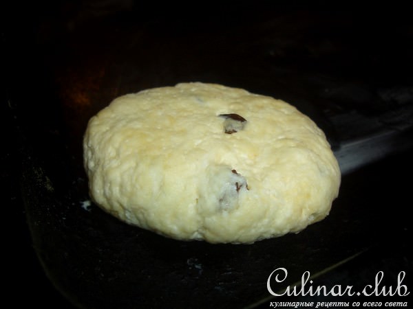 Творожные пышки с изюмом и вареной сгушенкой