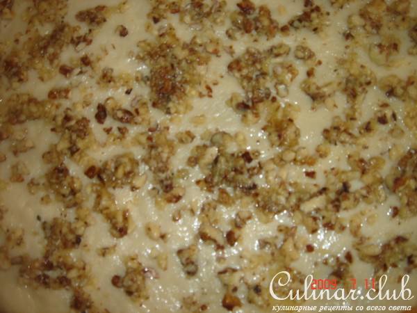 Сдобные булочки с орехами и изюмом