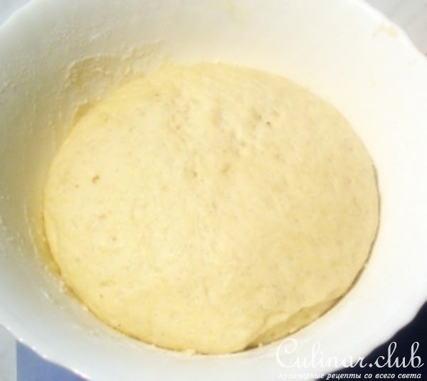 Булочки с марципановой начинкой