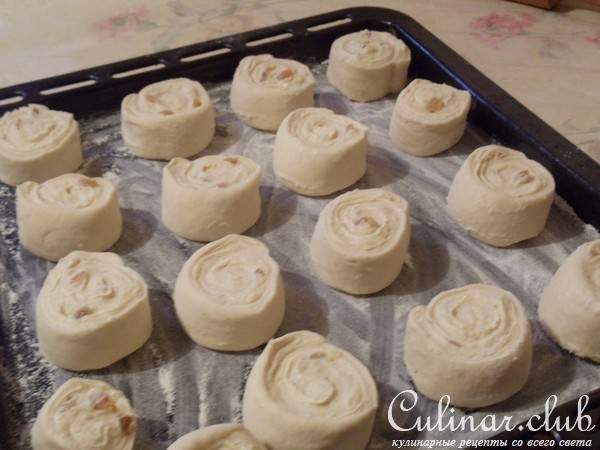 Булочки с творогм и изюмом