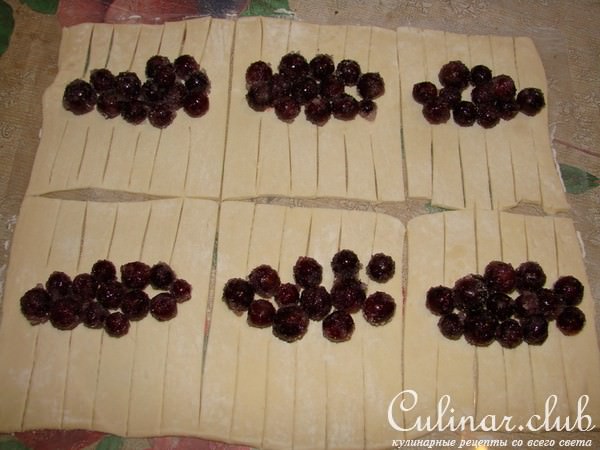 Слойки с крыжовником