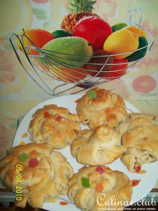 Разрезной рулет и булочки