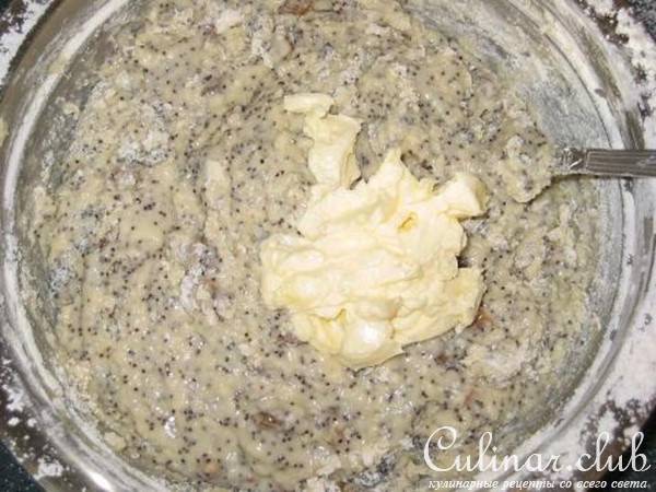 Булочки с маком и изюмом