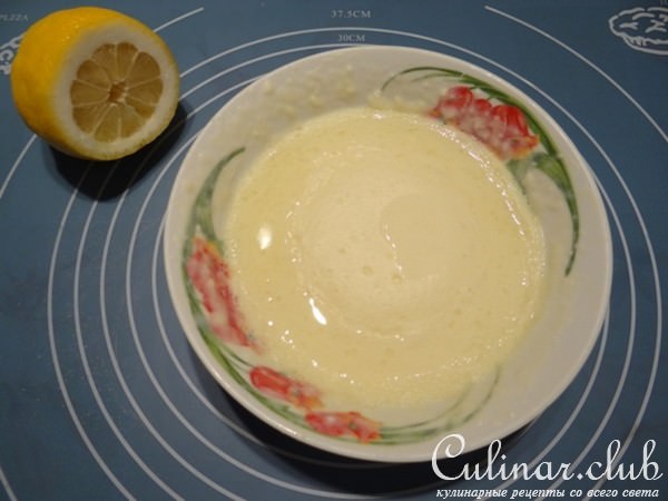 Медовые булочки с начинкой из сливочно-творожного сыра