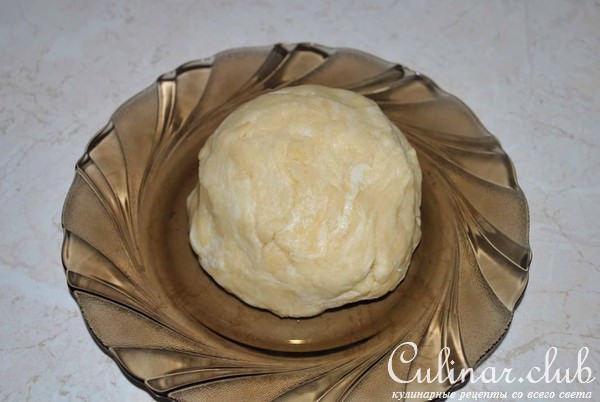 Пирожки с луком и сельдереем