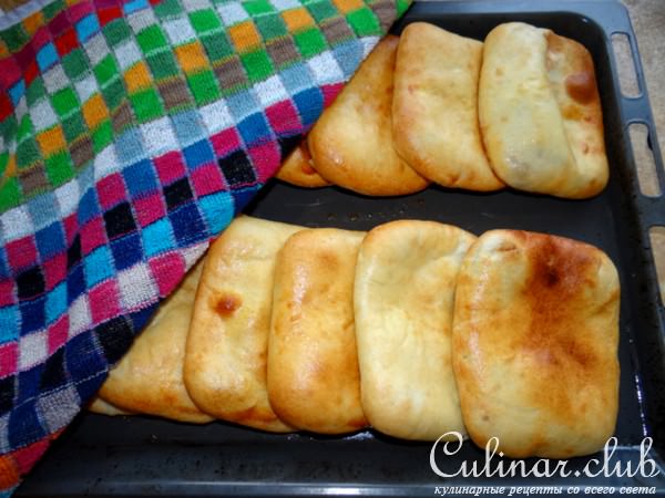 Сдобные лепешки с начинкой