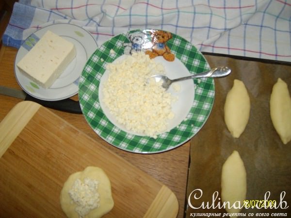 Пирожки с сыром (брынза)