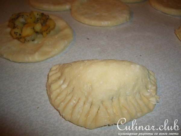 Творожные пирожки с яблоками и маком