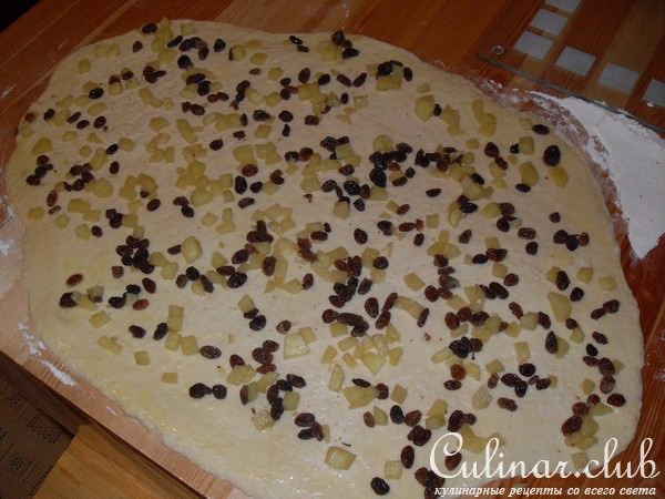 Булочки с изюмом и яблоком "Улитки" (Rosinen -Apfelschnecken)