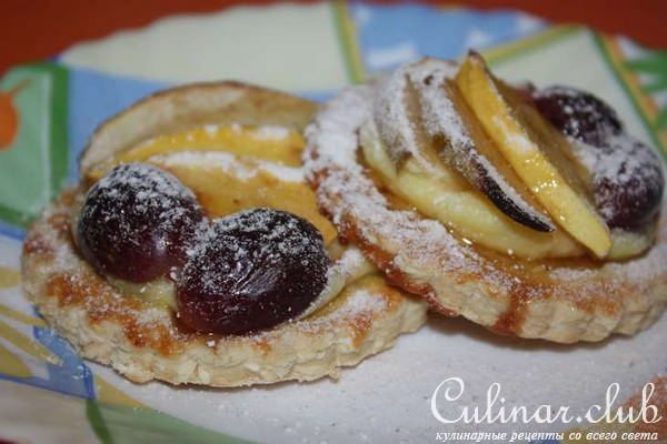 Нежные слойки с фруктами и кремом Патисьер