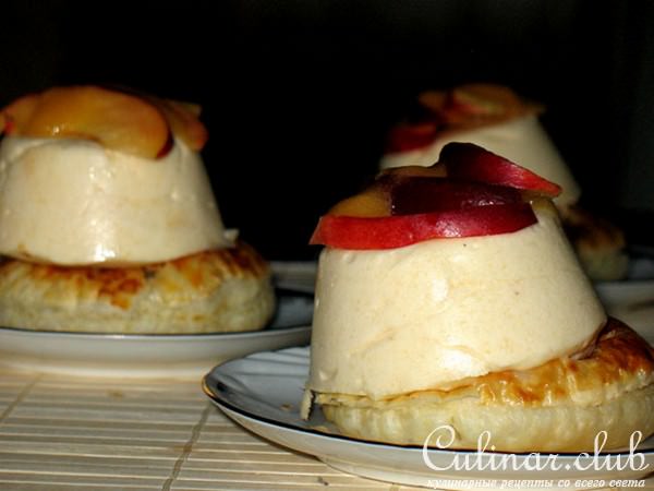 Персиково-сливочное пирожное