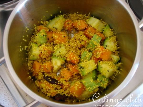 Пшеная каша с тыквой и специями