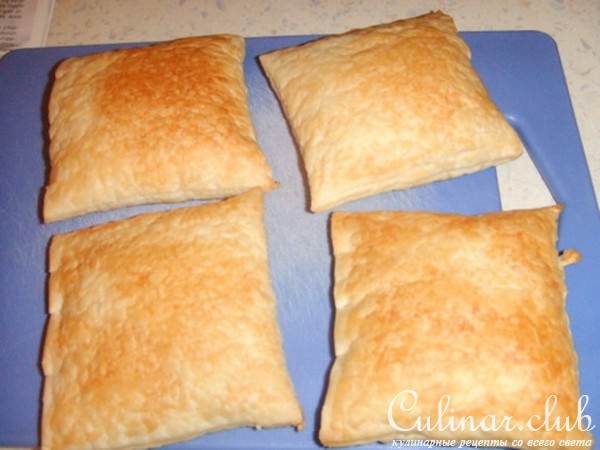 Слойки с клубникой